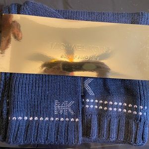 Michael Kors scarf and hat gift set